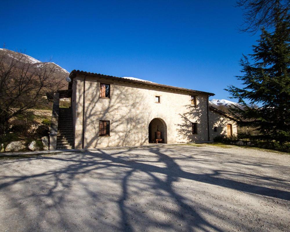 Agriturismo Il Casale Degli Amici Norcia Bagian luar foto