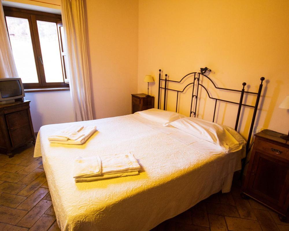 Agriturismo Il Casale Degli Amici Norcia Bagian luar foto