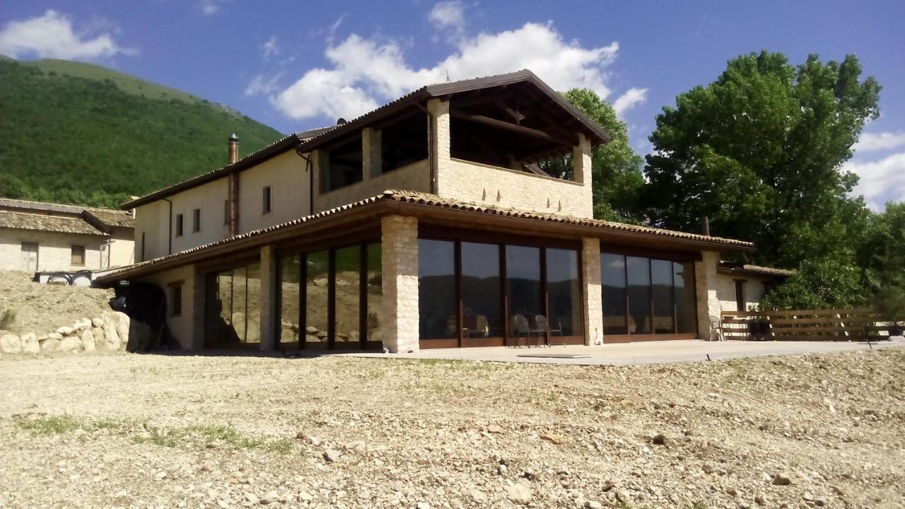 Agriturismo Il Casale Degli Amici Norcia Bagian luar foto